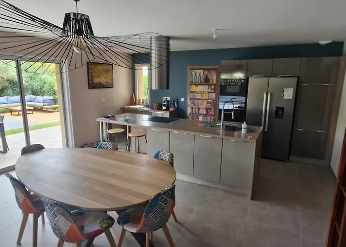 Les Nouettes Bleues - Maison 4 Etoiles- 3 Chambres - Piscine & Plage Nyaraló *